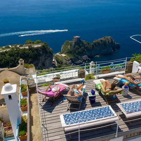 Perla Nel Blu, Affacciata Sul Mare