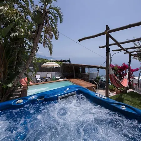 Perla Nel Blu Affacciata Sul Mare